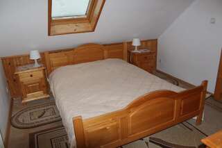 Гостевой дом Pensiunea Iulia Бран Специальное предложение - Двухместный номер с 1 кроватью или 2 отдельными кроватями-1