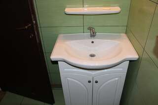 Гостевой дом Pensiunea Iulia Бран Двухместный номер с 1 кроватью или 2 отдельными кроватями-8