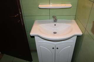 Гостевой дом Pensiunea Iulia Бран Двухместный номер с 1 кроватью или 2 отдельными кроватями-15